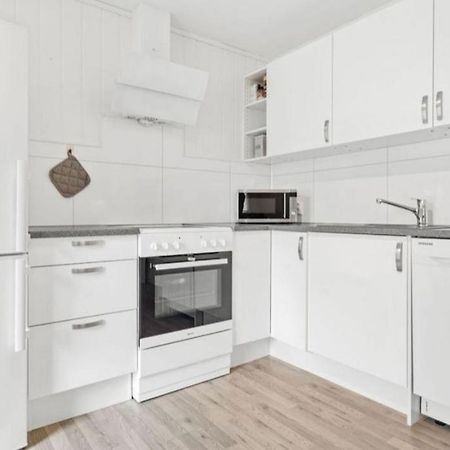 Lovely 1 Bedroom Downstairs Condo With Free Parking Place 스볼베르 외부 사진