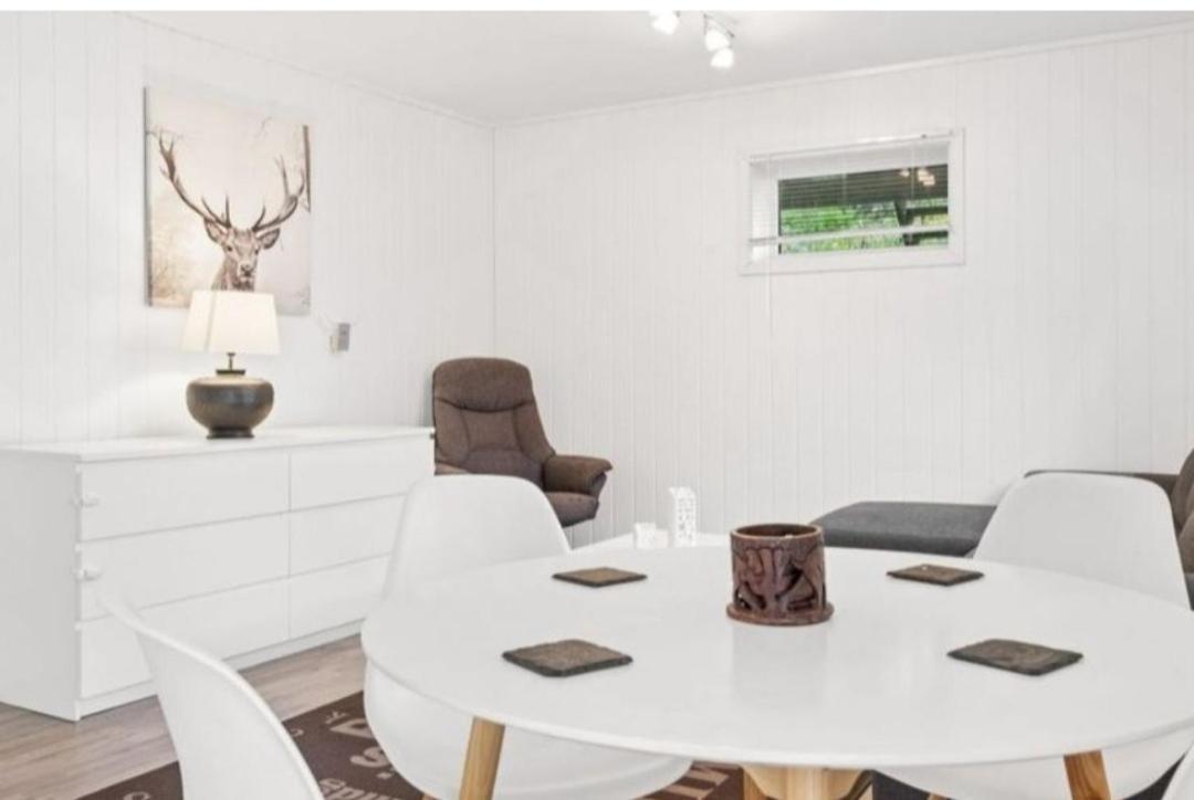 Lovely 1 Bedroom Downstairs Condo With Free Parking Place 스볼베르 외부 사진