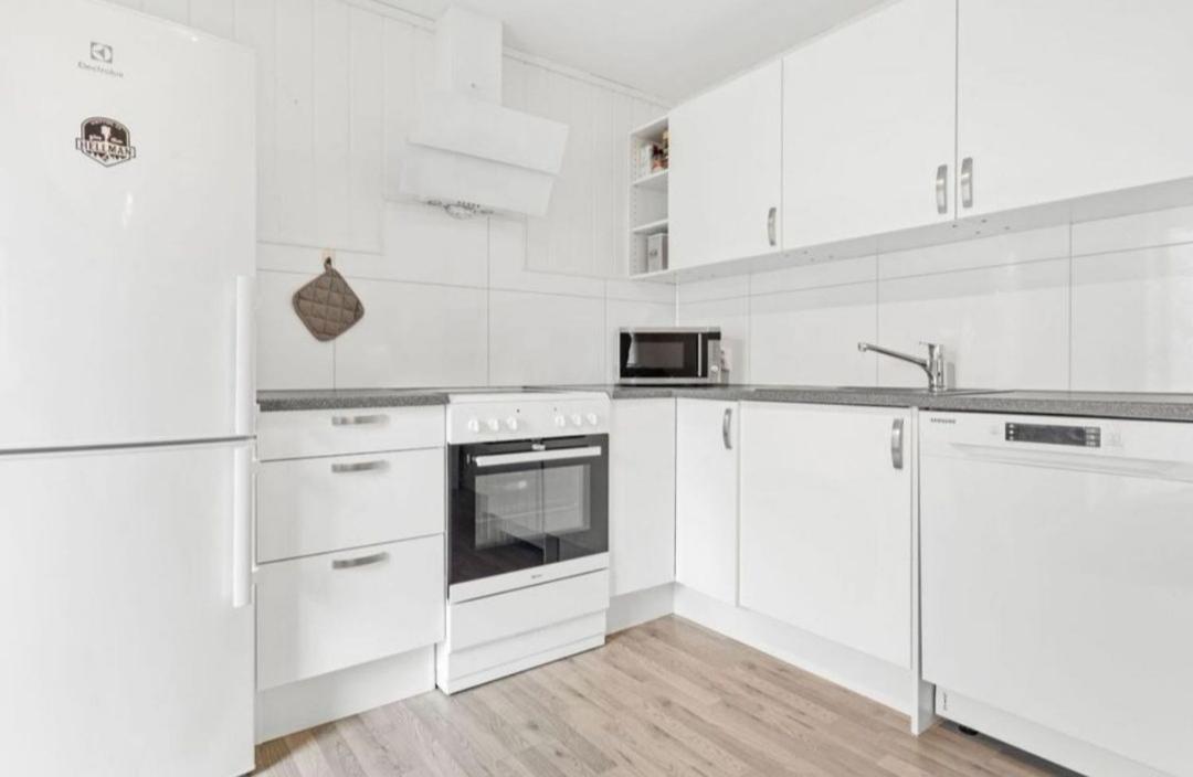 Lovely 1 Bedroom Downstairs Condo With Free Parking Place 스볼베르 외부 사진