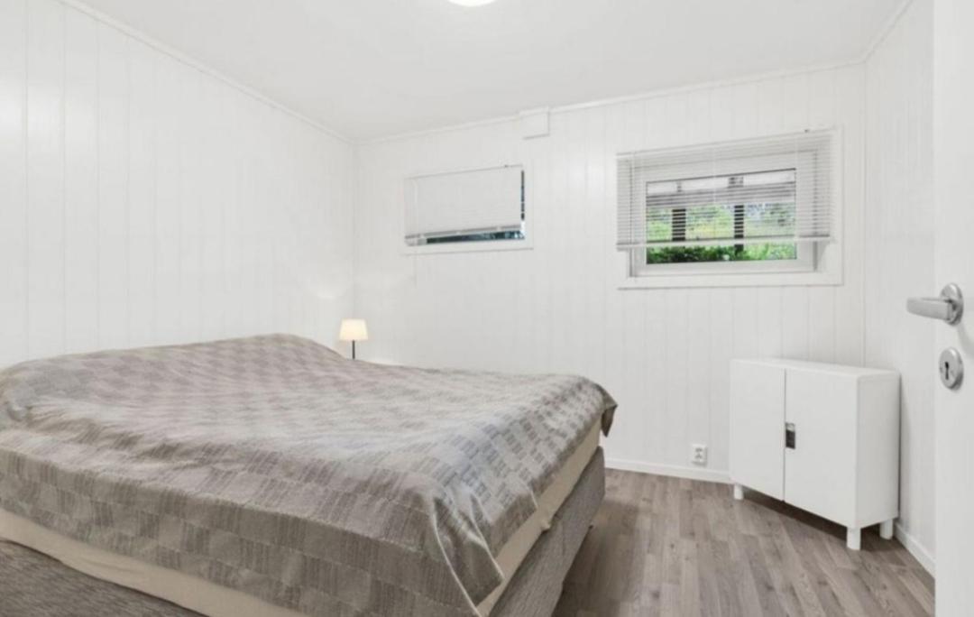 Lovely 1 Bedroom Downstairs Condo With Free Parking Place 스볼베르 외부 사진